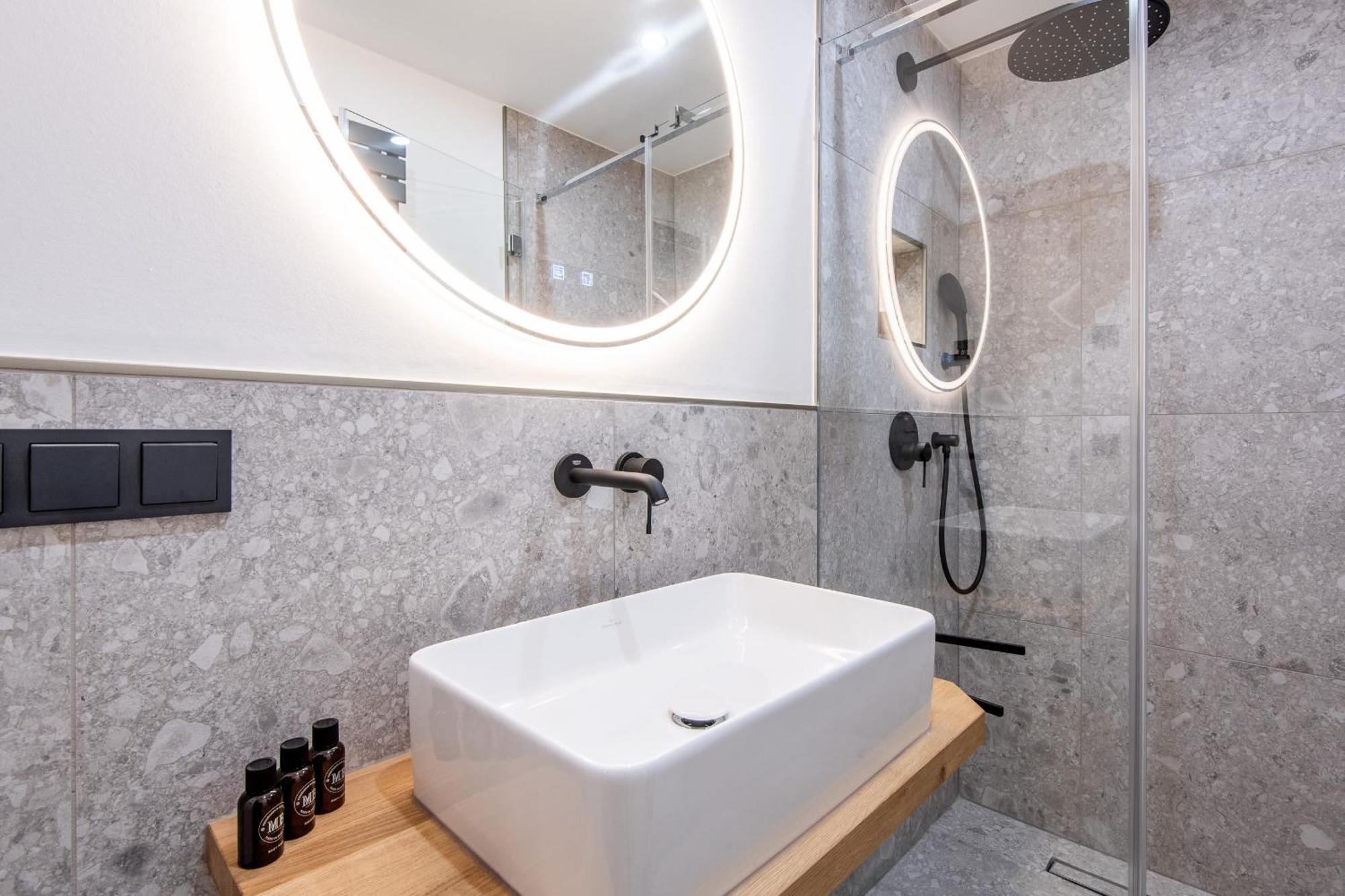 Apartment F27 Living Whg 07 *